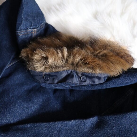 NEW Levi's Denim Jacket Ex Boyfriend Fur Trucker Size Small - Picture 7 of 8